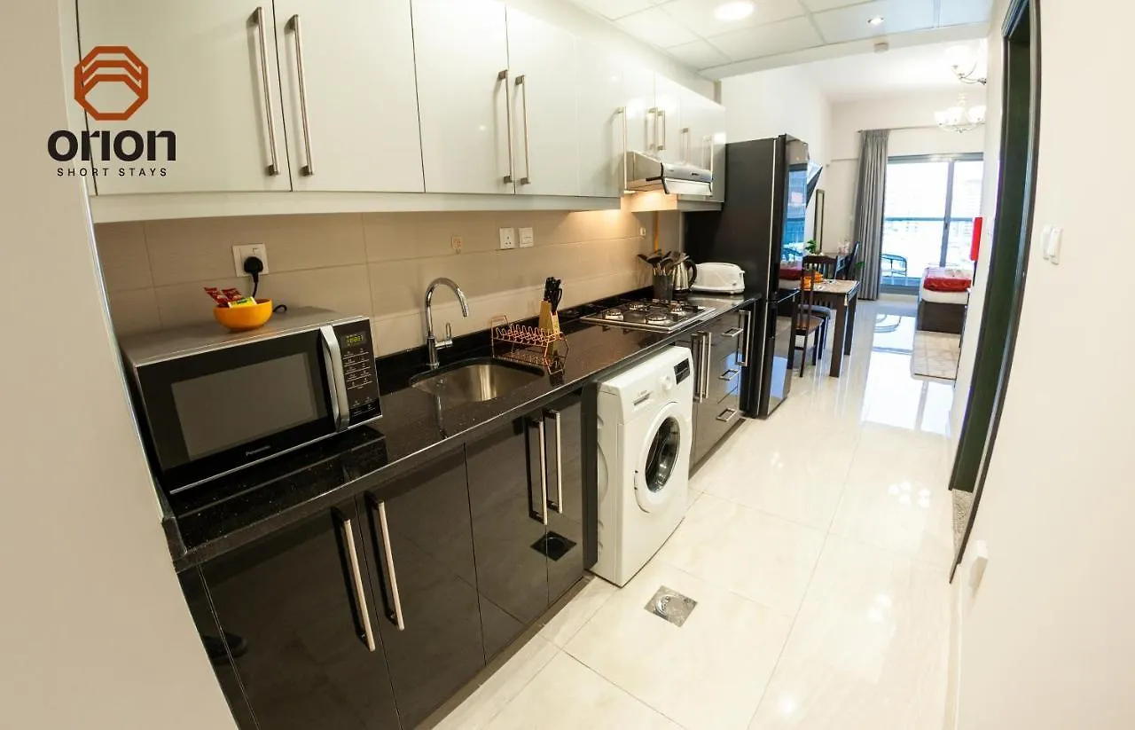 Canal View Studio: Dubai Mall Proximity & Luxury Amenities Apartment