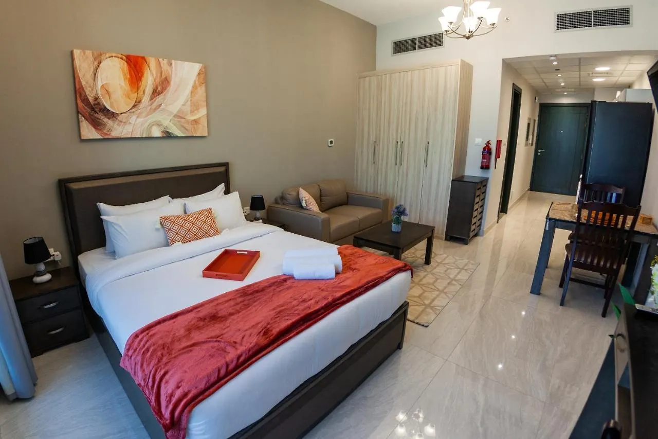 Apartment Canal View Studio: Dubai Mall Proximity & Luxury Amenities