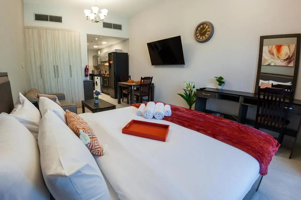 Canal View Studio: Dubai Mall Proximity & Luxury Amenities United Arab Emirates