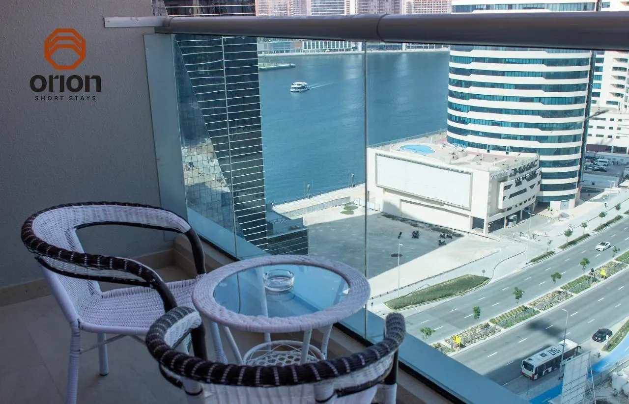 Canal View Studio: Dubai Mall Proximity & Luxury Amenities Apartment