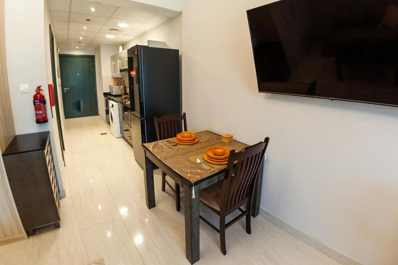 Canal View Studio: Dubai Mall Proximity & Luxury Amenities 0*,  United Arab Emirates