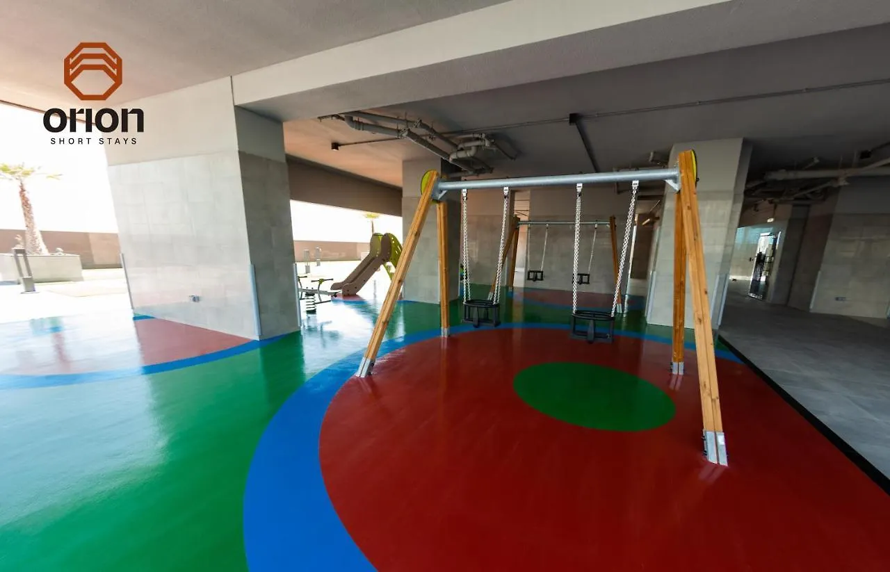 Canal View Studio: Dubai Mall Proximity & Luxury Amenities Apartment