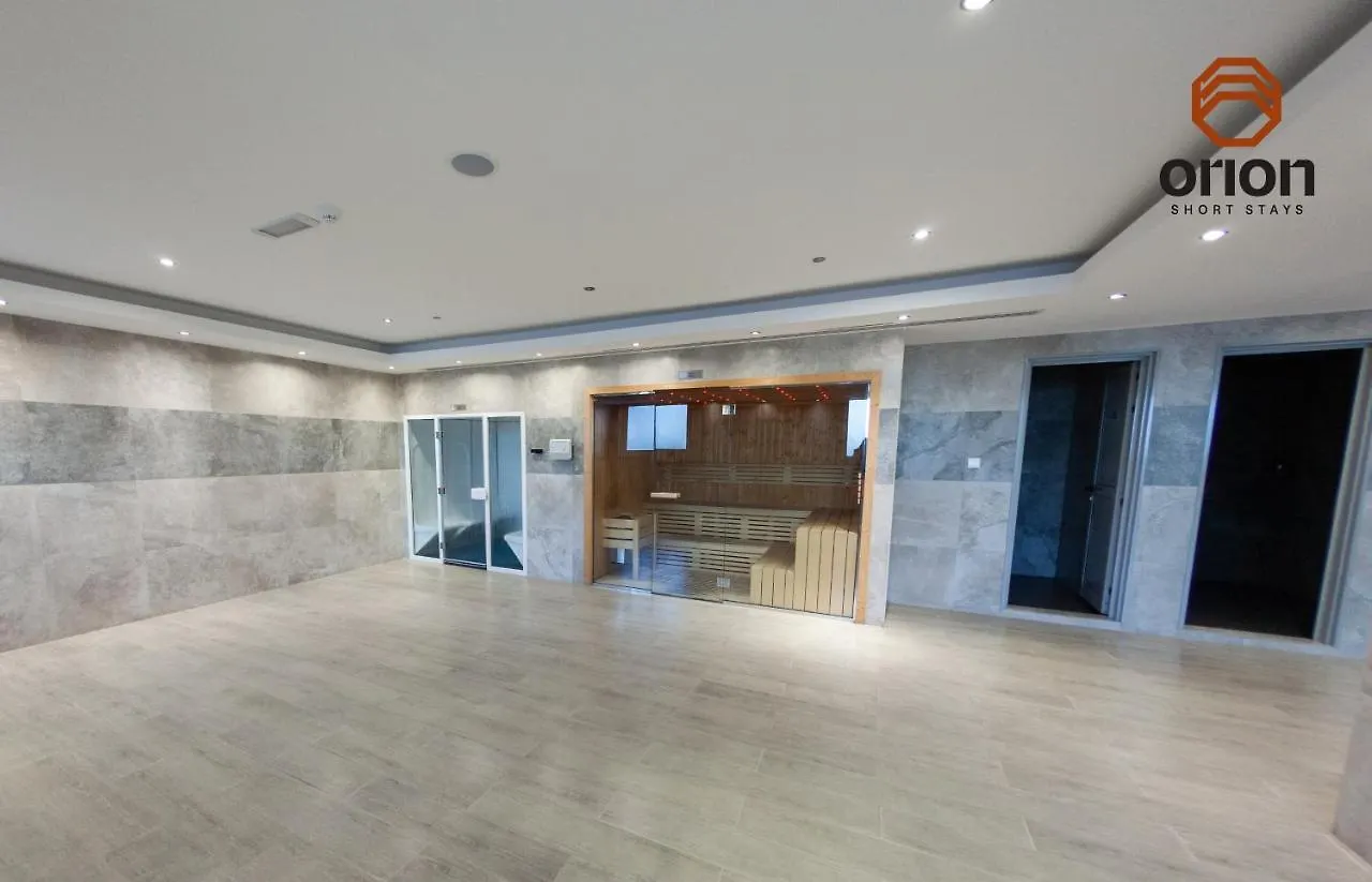 Canal View Studio: Dubai Mall Proximity & Luxury Amenities